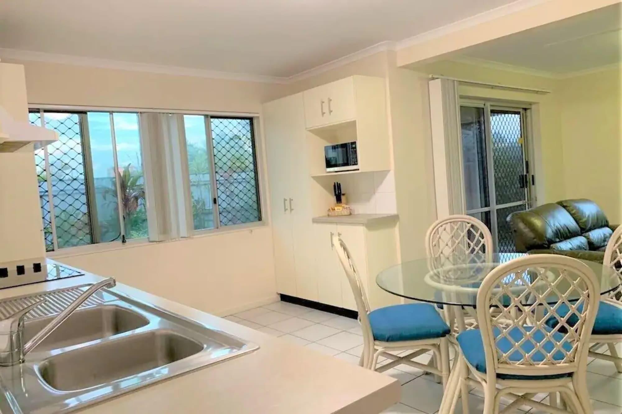 Koala Court Holiday Apartments Кернс Екстер'єр фото